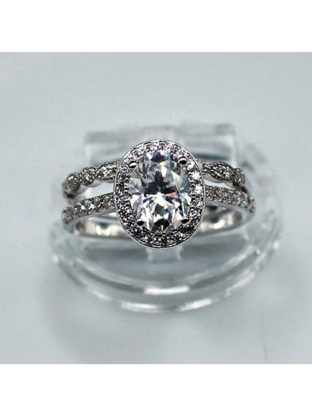 1.5 ct Oval Halo Moissanite Cubic Zirconia Wedding Set Ring Size 7